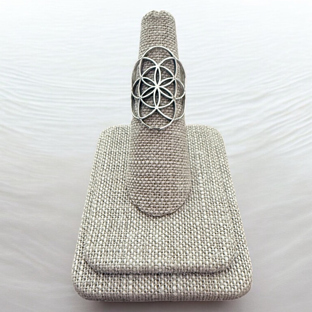 NWT 925 Sterling Silver Flower of Life Ring! Available in Sizes 6-10! NEW!